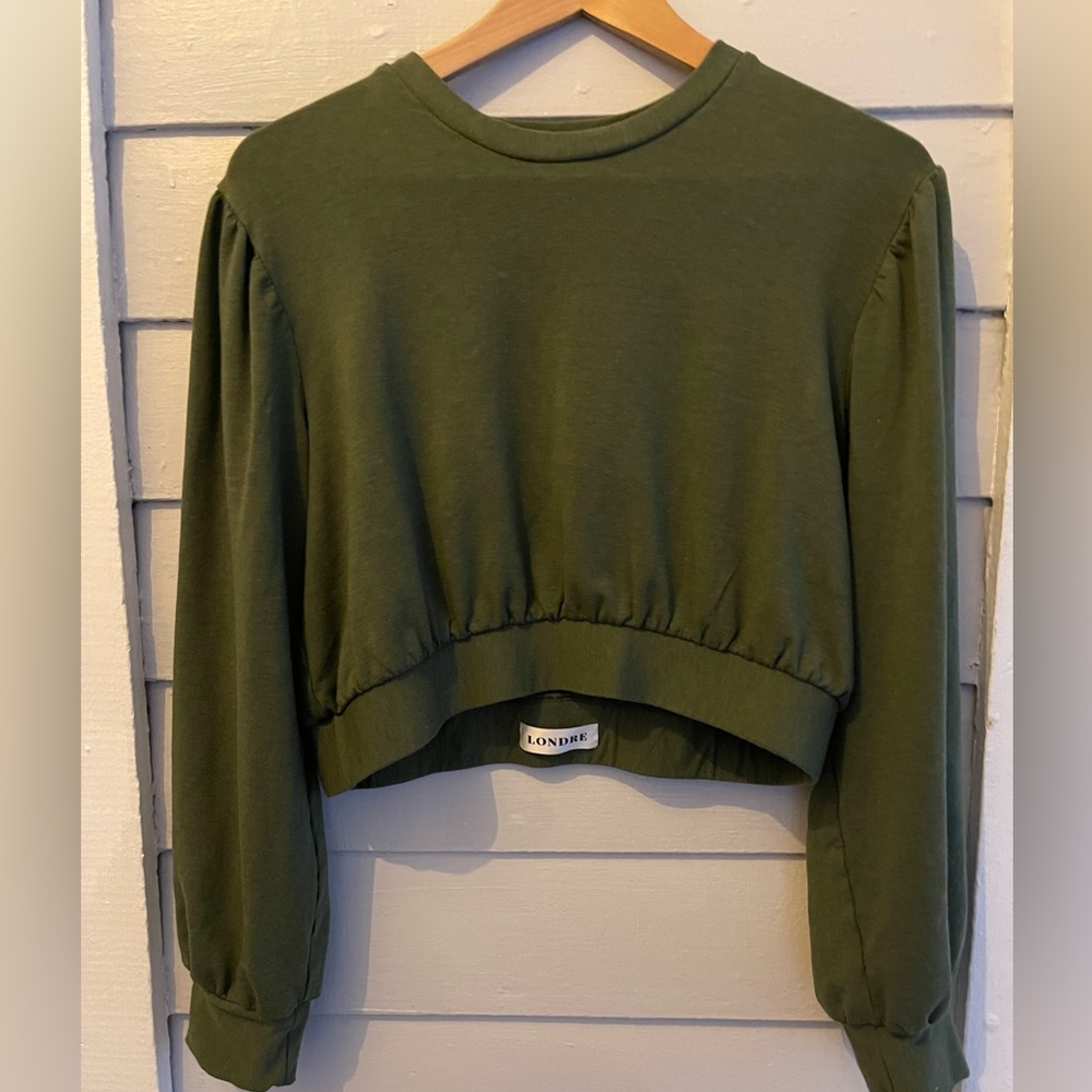 LONDRE THE ESSENTIAL CROP SWEATSHIRT - medium Avacado Green Never Worn 💚👌🏼